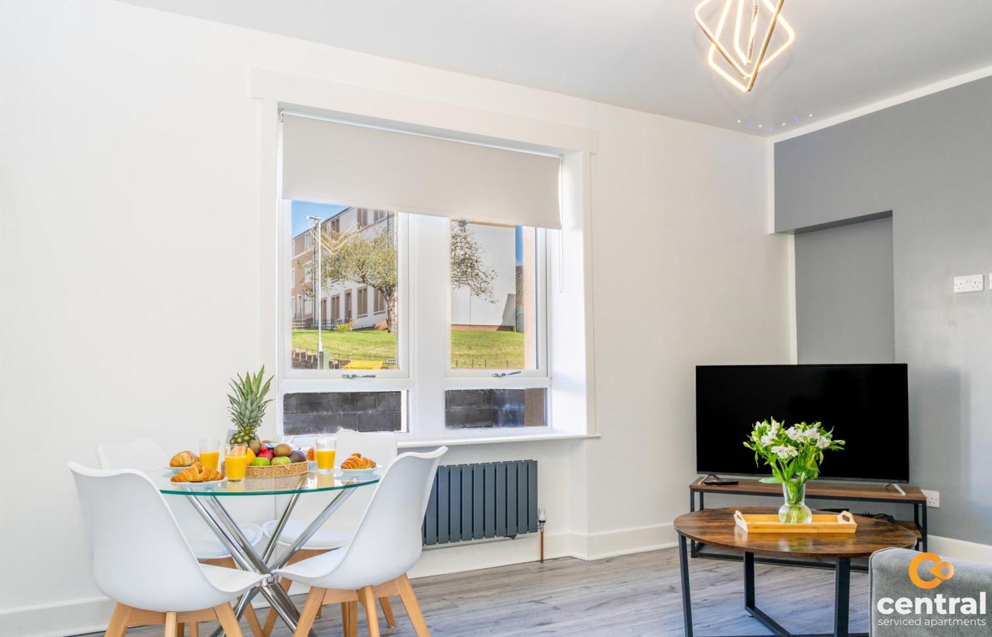 Central Serviced Apartments - 2 Bedroom - Free Street Parking - Fast Wifi - Smart Tvs In All Rooms - Ground Level - Family Neighbourhood - 3 X Double Beds - Heating 24-7 - Trade Stays - Weekly & Monthly Offers Νταντί Εξωτερικό φωτογραφία