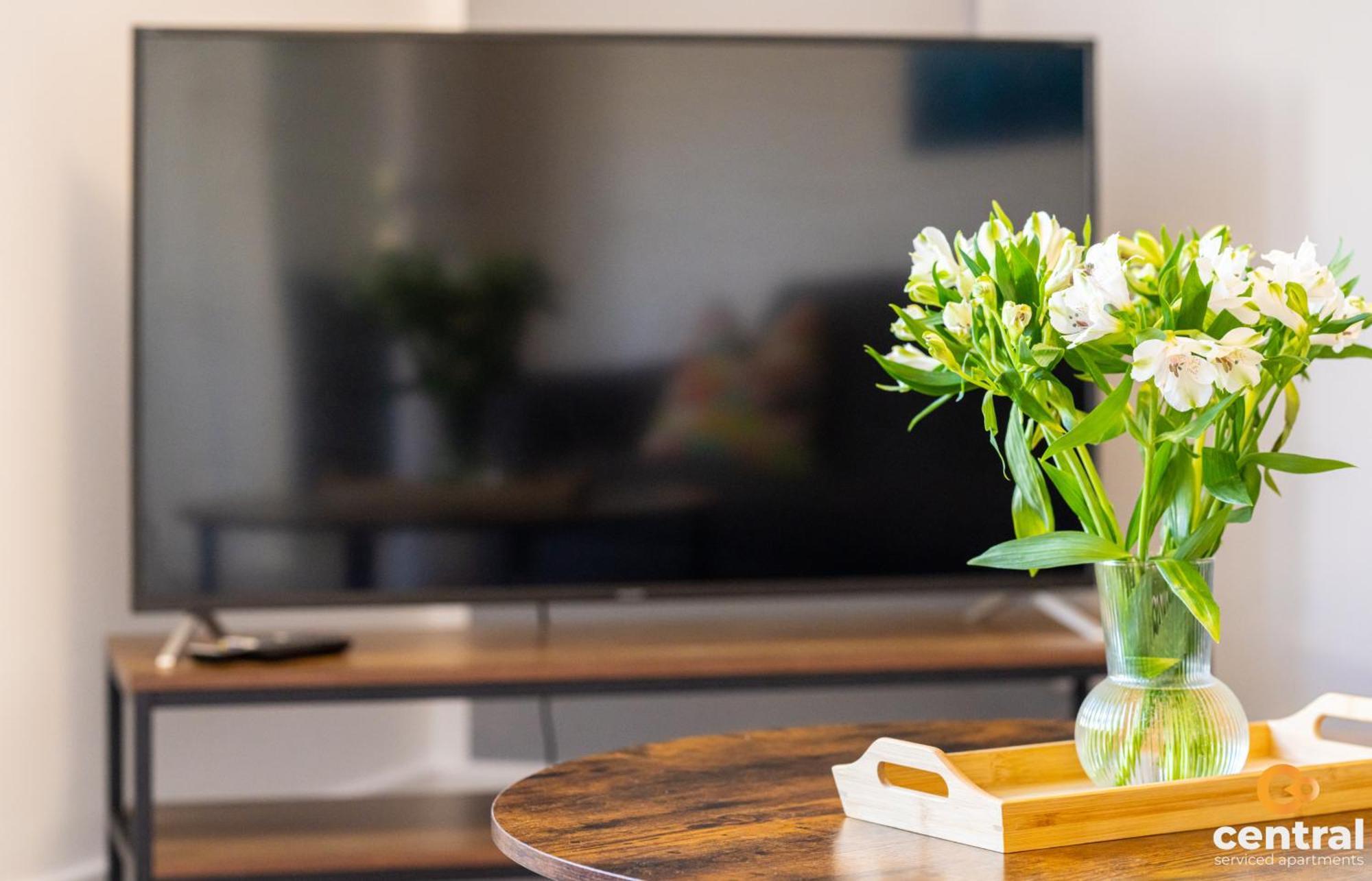 Central Serviced Apartments - 2 Bedroom - Free Street Parking - Fast Wifi - Smart Tvs In All Rooms - Ground Level - Family Neighbourhood - 3 X Double Beds - Heating 24-7 - Trade Stays - Weekly & Monthly Offers Νταντί Εξωτερικό φωτογραφία