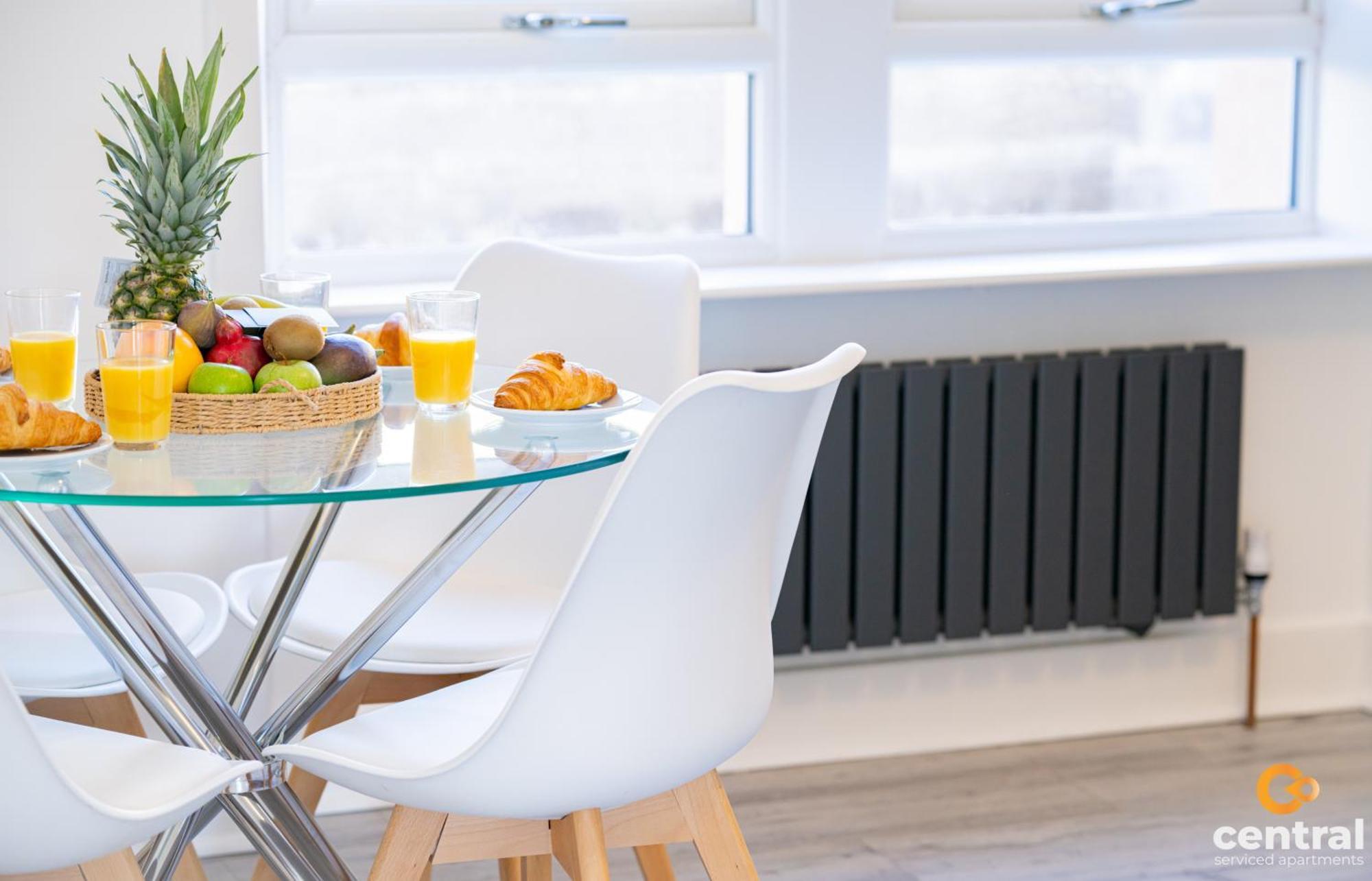 Central Serviced Apartments - 2 Bedroom - Free Street Parking - Fast Wifi - Smart Tvs In All Rooms - Ground Level - Family Neighbourhood - 3 X Double Beds - Heating 24-7 - Trade Stays - Weekly & Monthly Offers Νταντί Εξωτερικό φωτογραφία