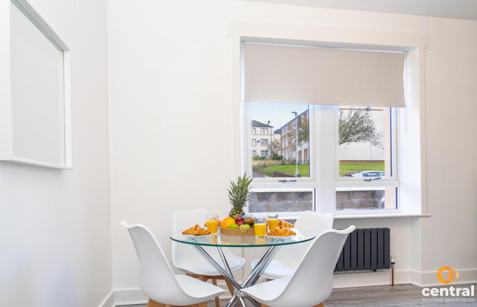 Central Serviced Apartments - 2 Bedroom - Free Street Parking - Fast Wifi - Smart Tvs In All Rooms - Ground Level - Family Neighbourhood - 3 X Double Beds - Heating 24-7 - Trade Stays - Weekly & Monthly Offers Νταντί Εξωτερικό φωτογραφία